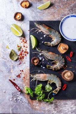 Çorba Tom Yam için malzemeler