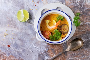 Tay çorba tom yam