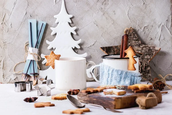 Sütijük karácsonyi cookie-kat a pohár — Stock Fotó