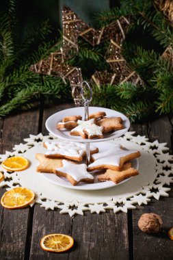 Noel dekorasyonu ile Noel tatlılar