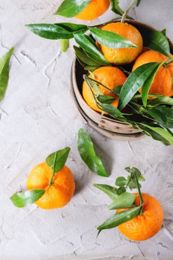 mandalina yaprakları ile