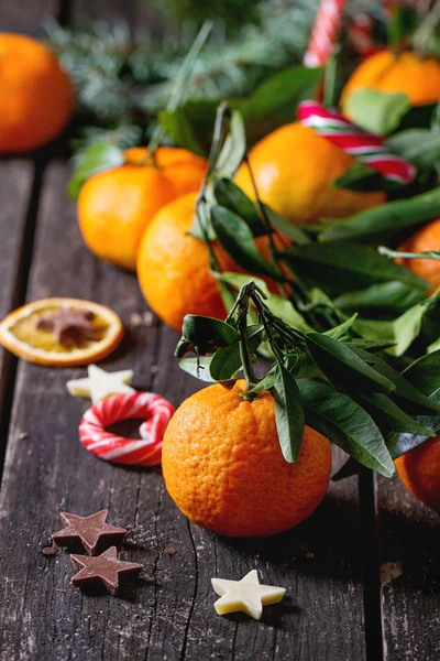 Mandalina (clementines) Noel dekor içinde — Stok fotoğraf