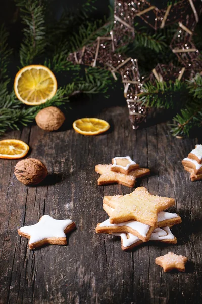 Christmas cookies met kerst decor — Stockfoto