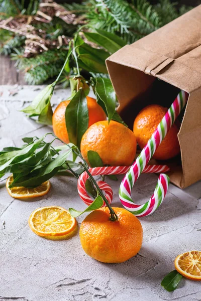 Tangerines (clementines) in Christmas decor — Stock Photo, Image