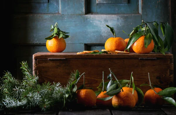 Tangerines dans le décor de Noël — Photo