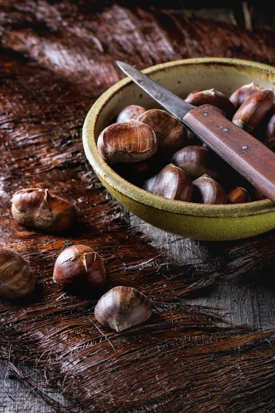 Uncooked edible chestnuts — Stock Fotó