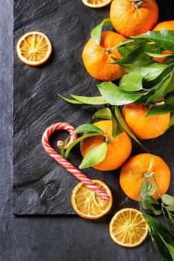 Mandalina (clementines) Noel dekor içinde