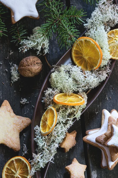 Biscuits de Noël avec décor de Noël — Photo