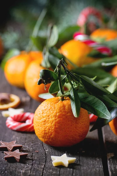 Mandalina (clementines) Noel dekor içinde — Stok fotoğraf