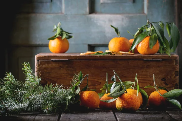 Mandarinky (klementinky) v vánoční výzdoba — Stock fotografie