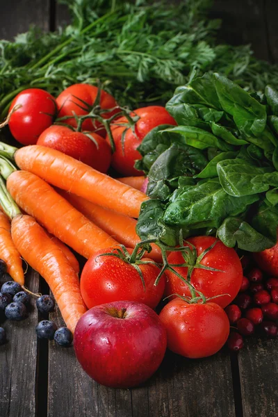 Mischung aus Obst, Gemüse und Beeren — Stockfoto