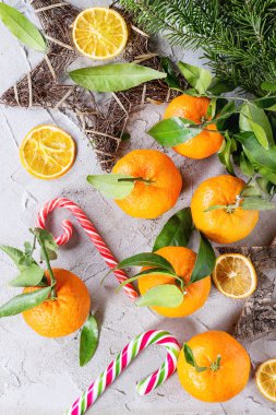 Mandalina (clementines) Noel dekor içinde