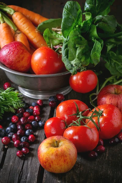 Mix van fruit, groenten en bessen — Stockfoto