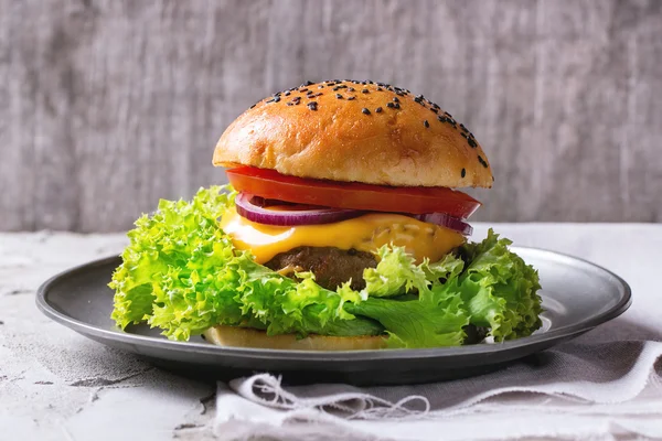 Hamburguesa casera fresca — Foto de Stock