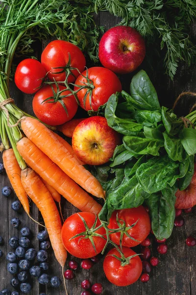 Mistura de frutas, legumes e bagas — Fotografia de Stock