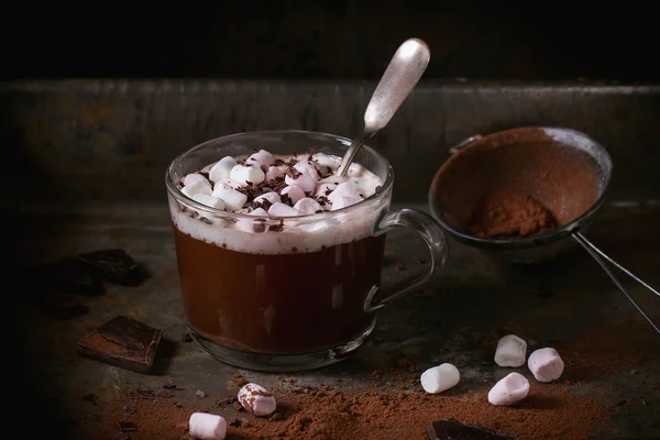 Heiße Schokolade mit Marshmallows — Stockfoto