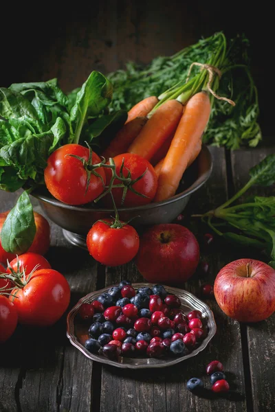 Μείγμα από φρούτα, λαχανικά και τα μούρα — Φωτογραφία Αρχείου