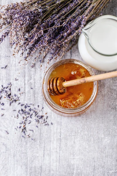 Honung, mjölk och lavendel — Stockfoto