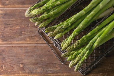 Genç yeşil kuşkonmaz