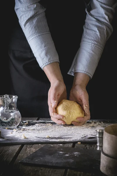 Готове тісто для макаронів — стокове фото