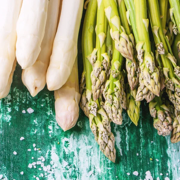 Green and white asparagus — Stock Photo, Image