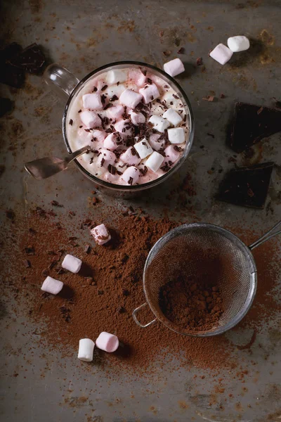 Chocolate caliente con malvaviscos — Foto de Stock