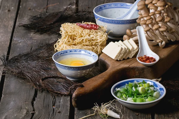 Ingredienser för asiatisk soppa ramen — Stockfoto