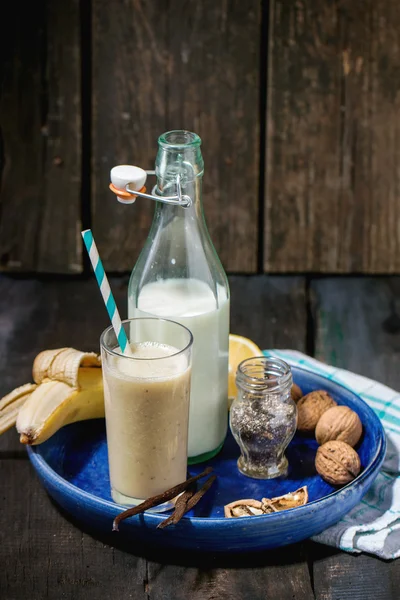 Melk Banaan smoothie — Stockfoto