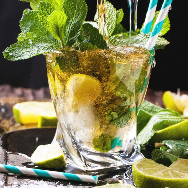 Čerstvý mojito koktejl — Stock fotografie