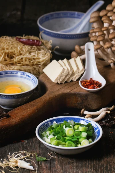 Ingredienser för asiatisk soppa ramen — Stockfoto