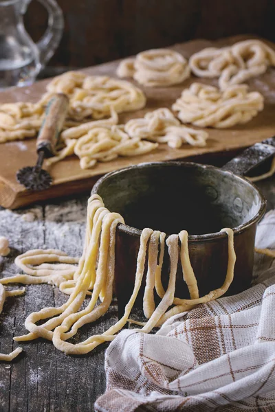 Fresh homemade pasta pici — Stock Photo, Image