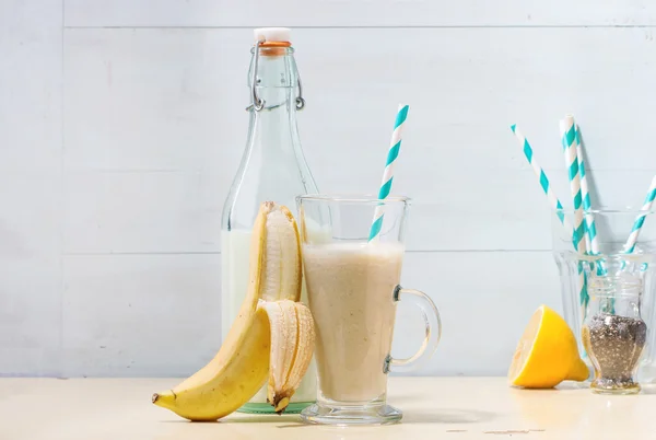 Batido de banana de leite — Fotografia de Stock