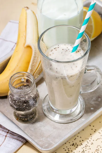 ミルクのバナナのスムージー — ストック写真