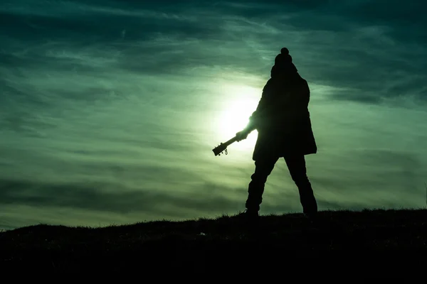 Gitarrenspiel in der Sonne — Stockfoto