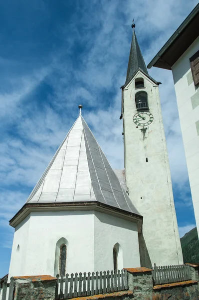 Εκκλησία του χωριού της Garda σε Ελβετικό — Φωτογραφία Αρχείου