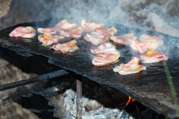 Tocino a la placa —  Fotos de Stock