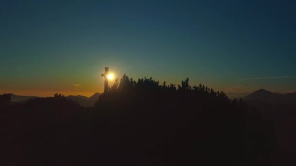 Przejście Drona Szczycie Góry Zachodzie Słońca — Wideo stockowe