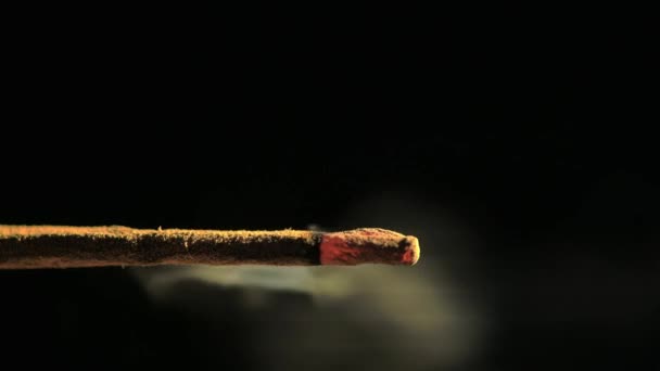 Λεπτομέρεια Θυμιάματος Καπνό Μαύρο Φόντο — Αρχείο Βίντεο