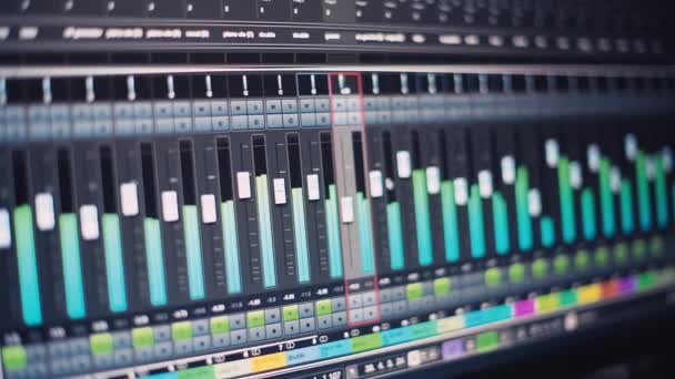 Multitrack Zenei Szoftver Mixer Automatikusan Változó Hangerőkkel Szoros Pásztázás — Stock videók