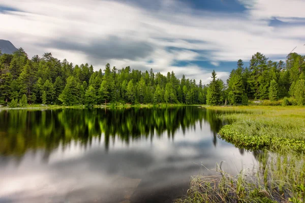 Lago Alpino Los Alpes Suizos Verano — Foto de Stock