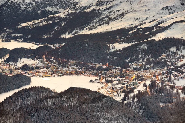 Sankt Moritz Nos Alpes Suíços Com Neve — Fotografia de Stock