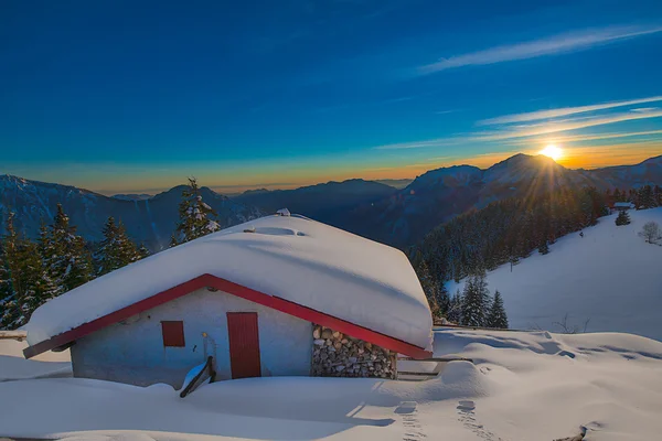 Almhütte — Stockfoto