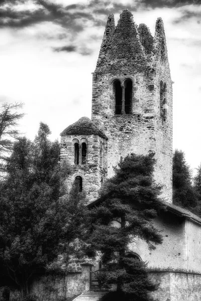 Antigua iglesia en Suiza Celerina St. Moritz — Foto de Stock