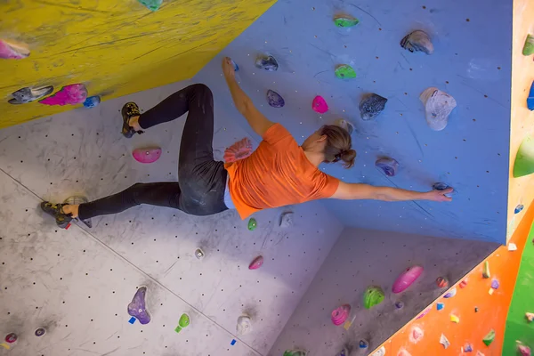 Indoor climbing girl — Stock Photo, Image