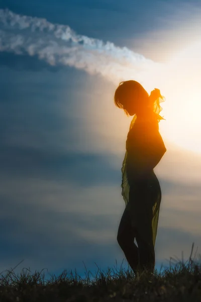 Girl in silhouette — Stock Photo, Image