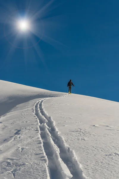 爬上滑雪登山 — 图库照片