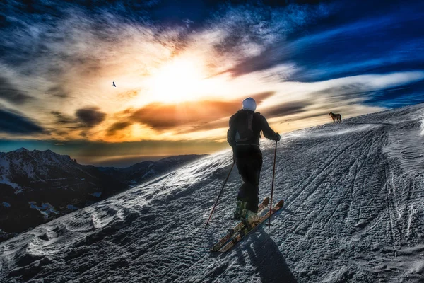 Ski alpinisme silhouet — Stockfoto