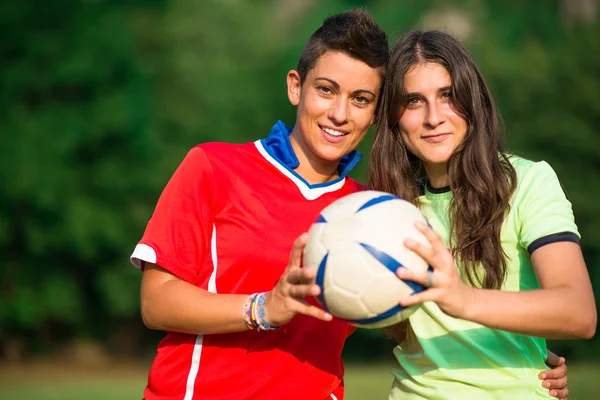 Dos futbolistas — Foto de Stock