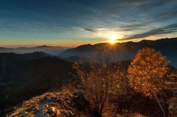 Sunset in the mountains — Stock Photo, Image