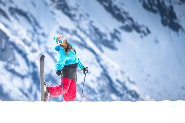 Kvinna i ski zon — Stockfoto